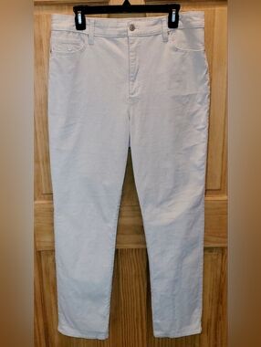 Gloria Vanderbilt, Amanda Pants. High Waisted Stretch Material. Size 14